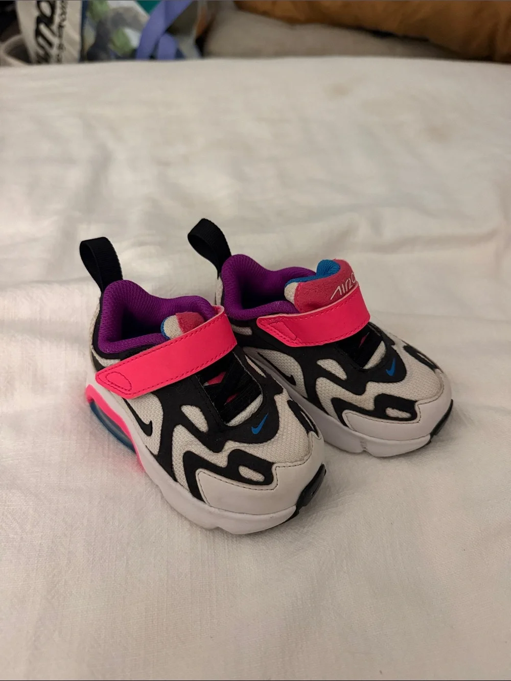 Nike Kids Black Pink Purple White Colorblock Sneakers