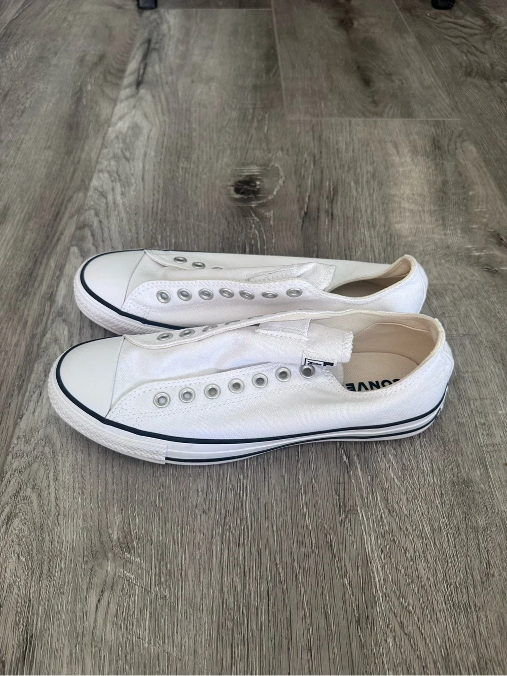 Converse tongue canvas wear