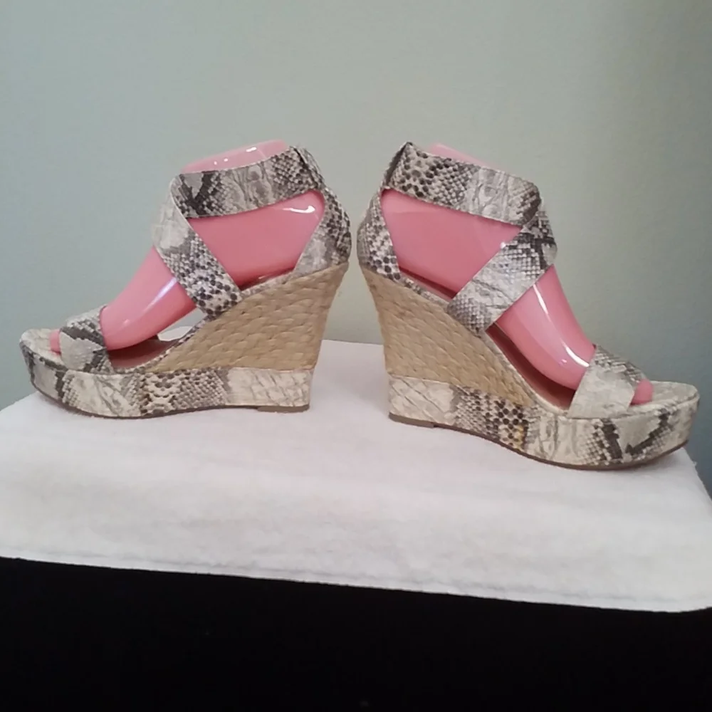 Steve Madden Snakeprint Velari  Sandal Size 7.5
