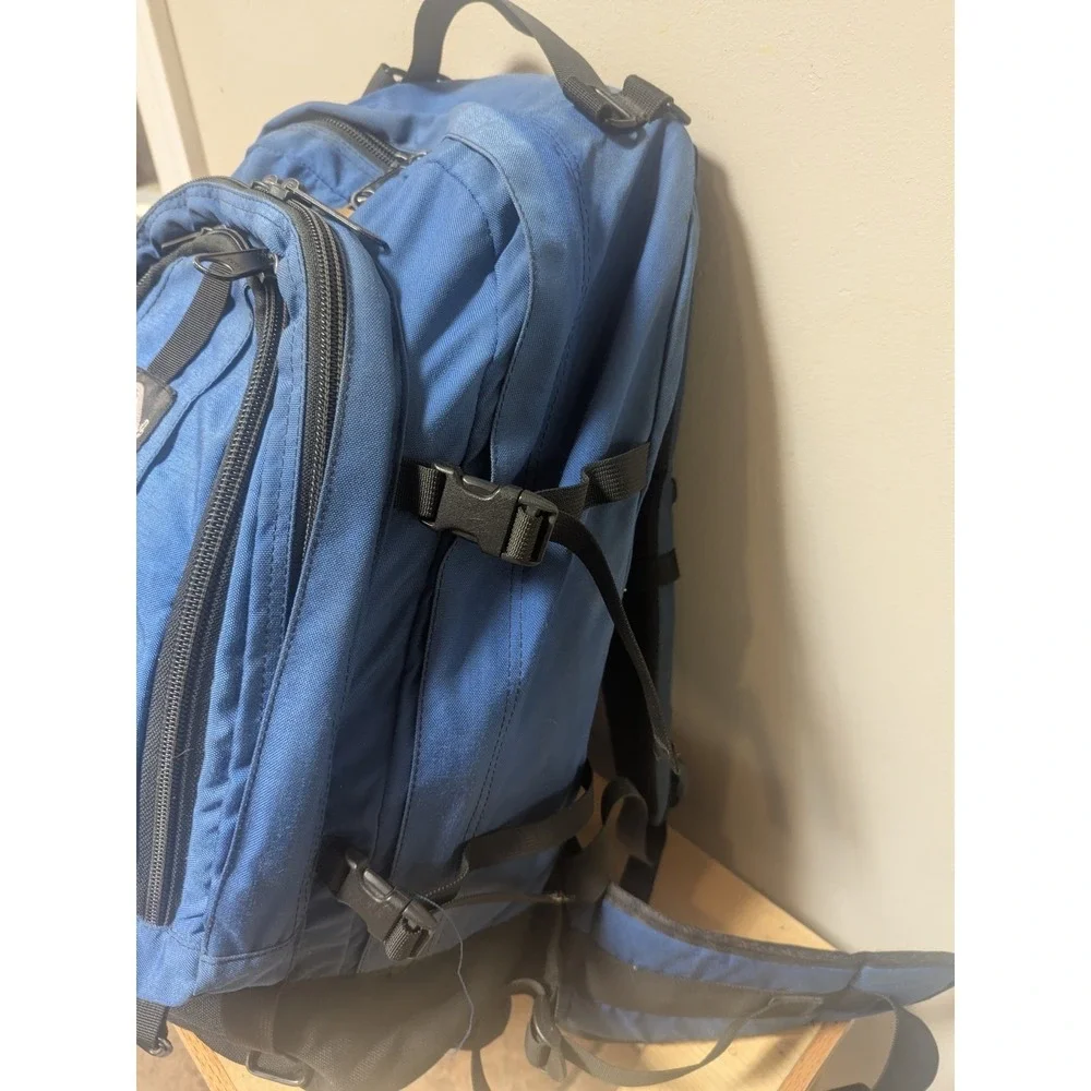 Eagle Creek Travel Backpack Blue Black Carry On Daypack Hiking‎ Waist Belt Value