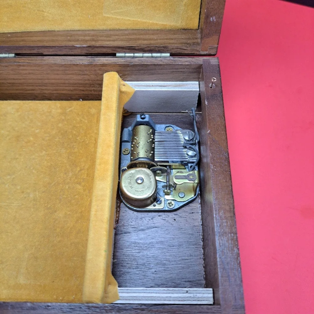 Reuge swiss musical