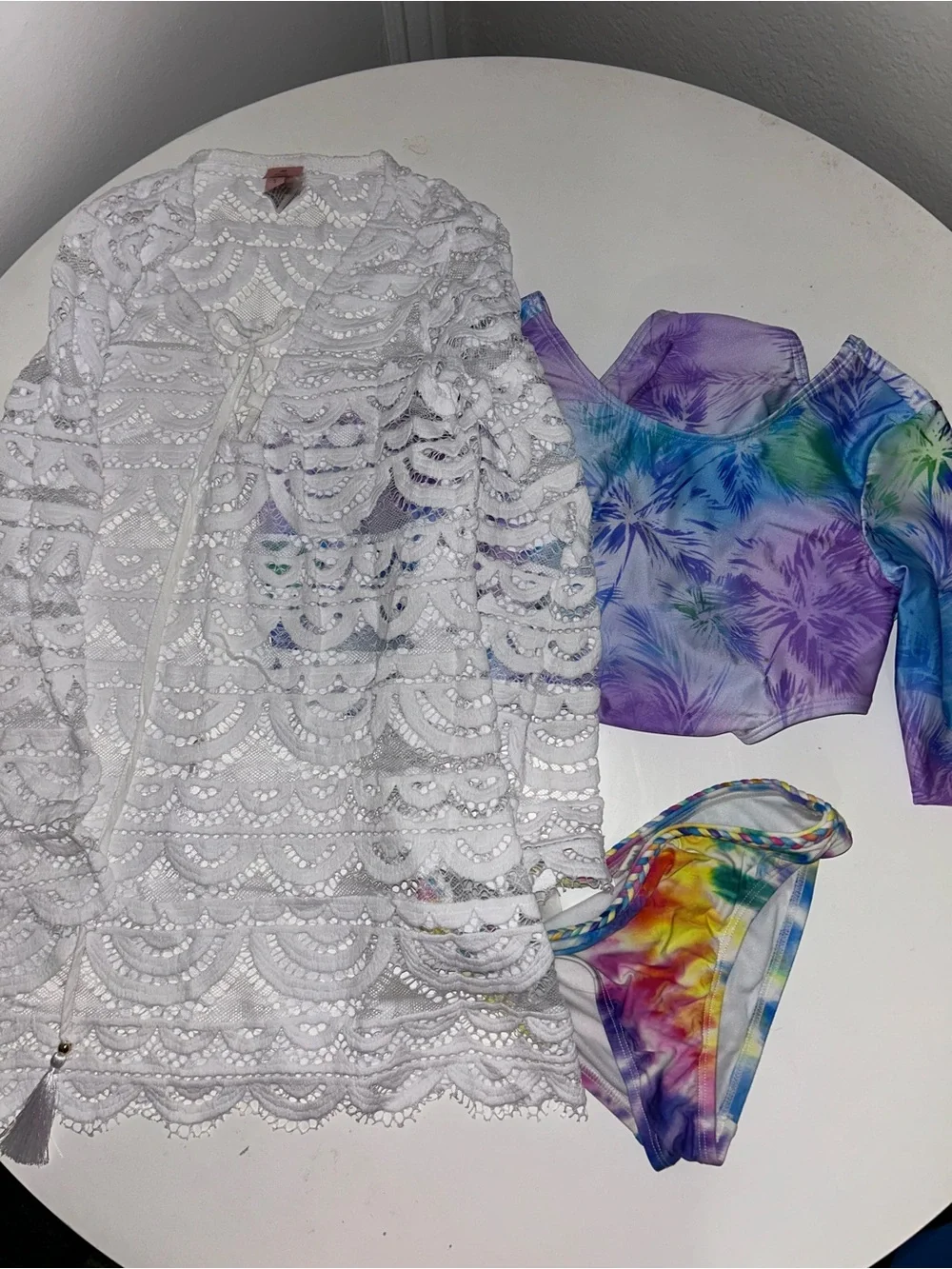 N/A white crochet