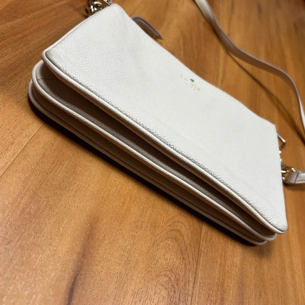 Kate Spade‎ Cream Crossbody Bag Pebbled Leather Zip Top Adjustable Strap
