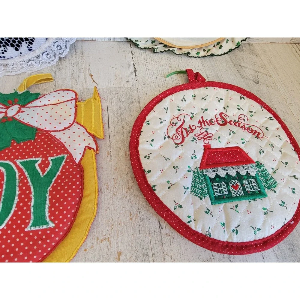 Vintage embroidered Xmas cross stitched hoops joy bell wall hanging wreath set