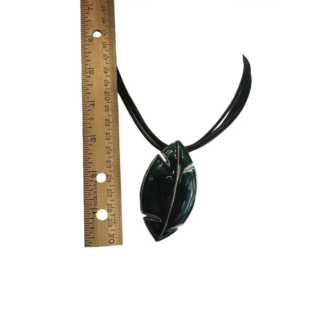 Chico’s Enamel Leaf Choker Lagenlook Necklace Adjustable Green Black Cord Womens