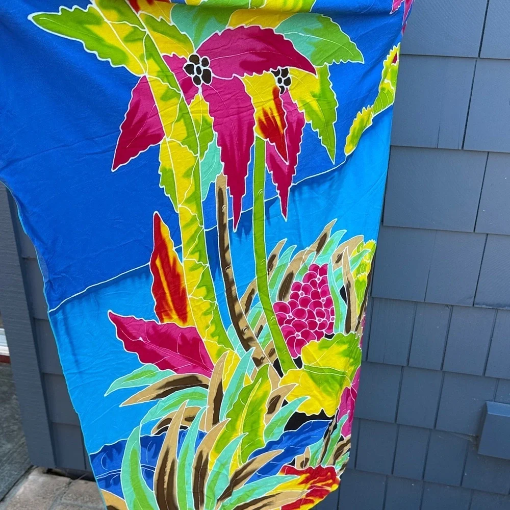 Dancing Gecko colors wearable as