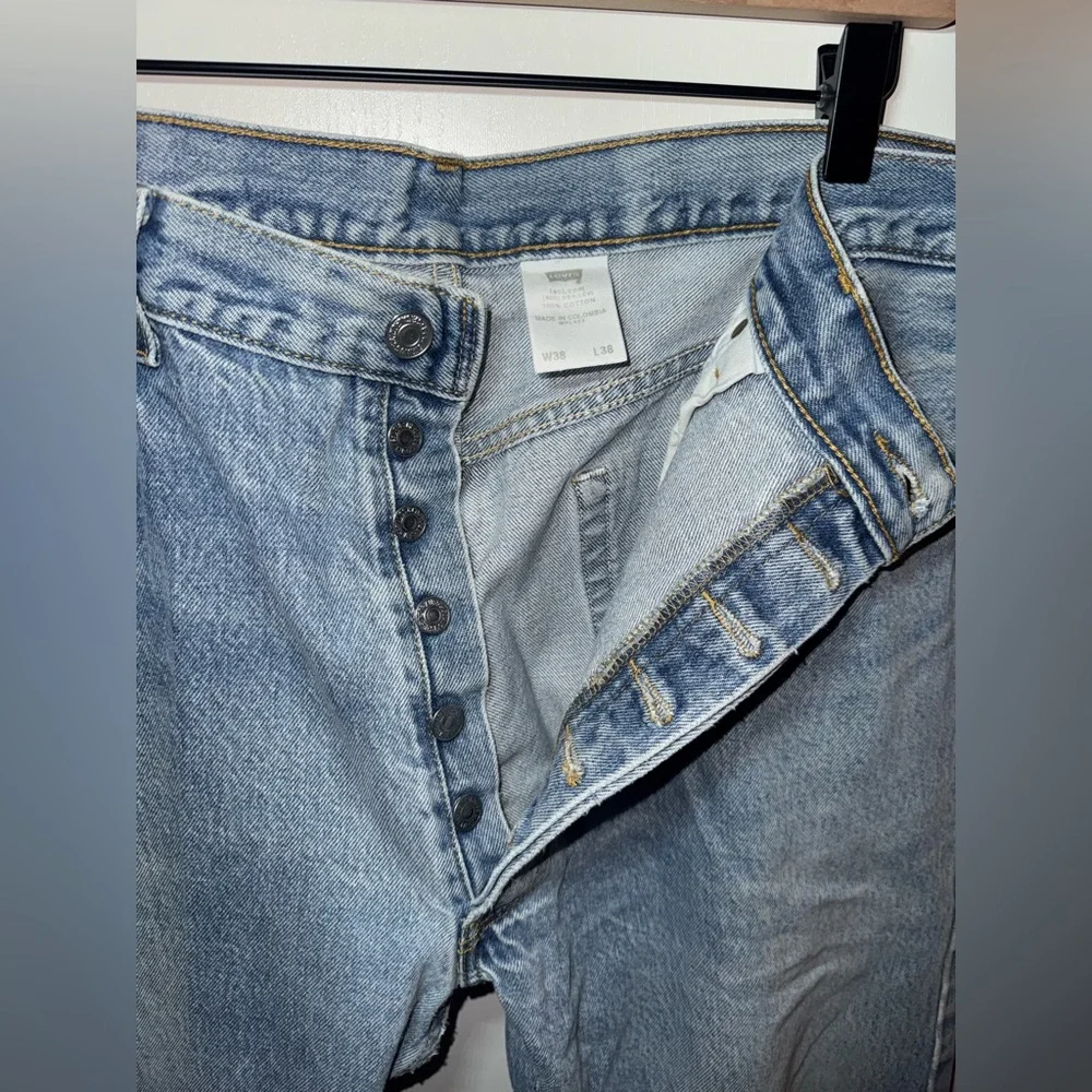 Levis tag size