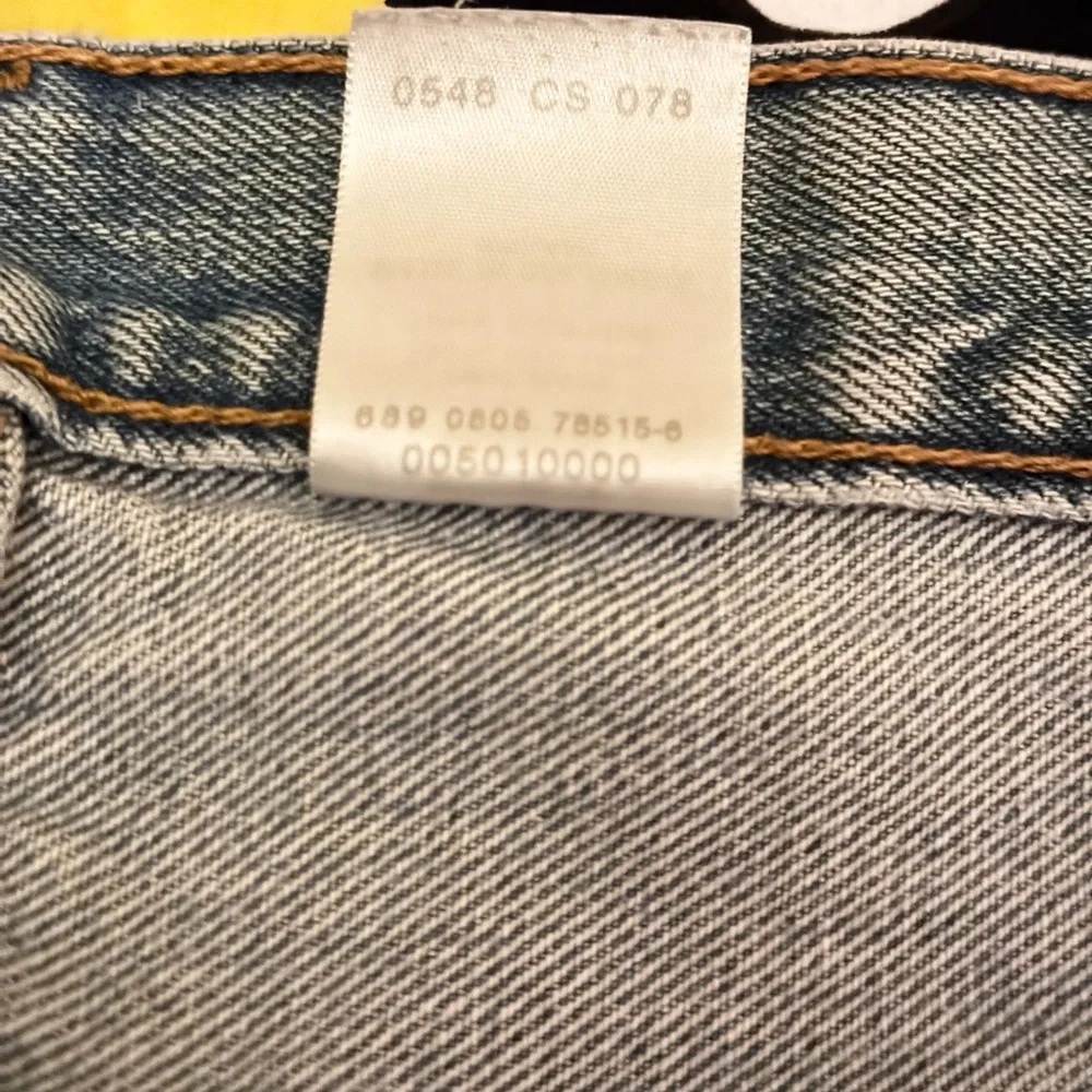 Levis tag size