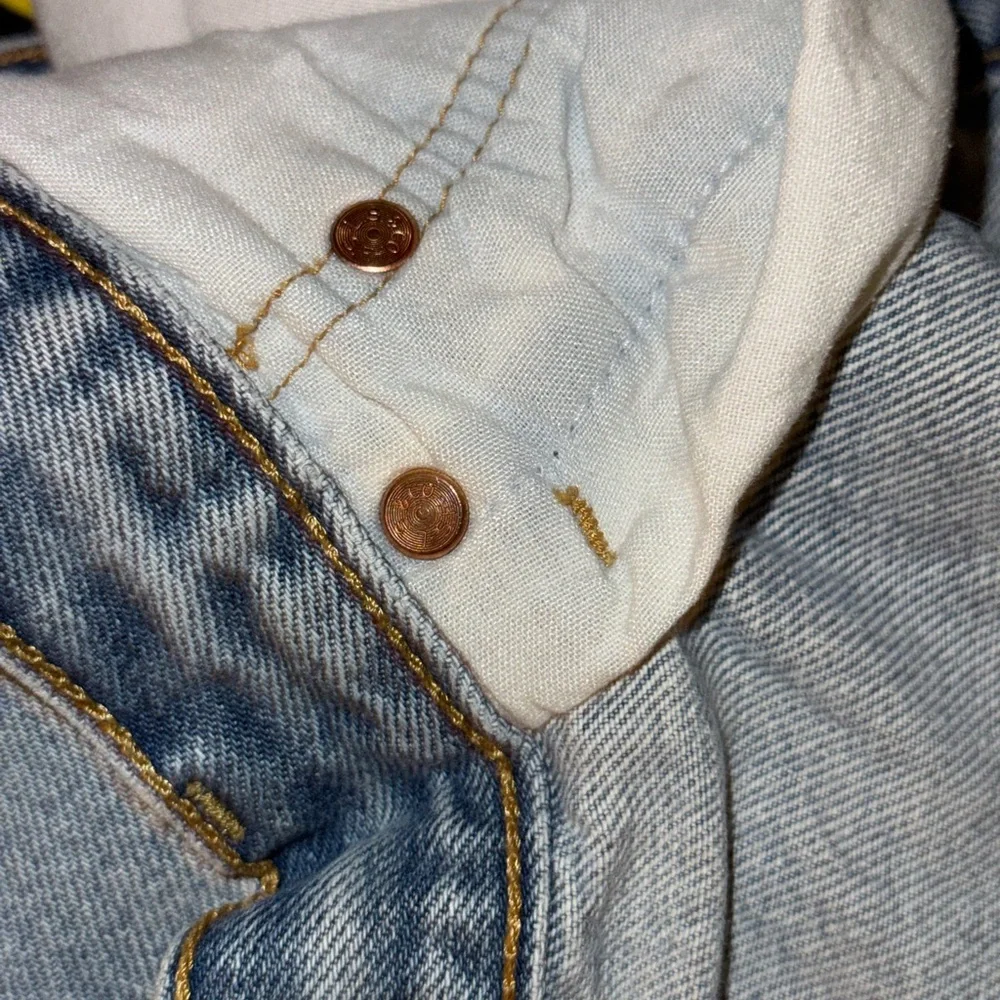 Levis tag size