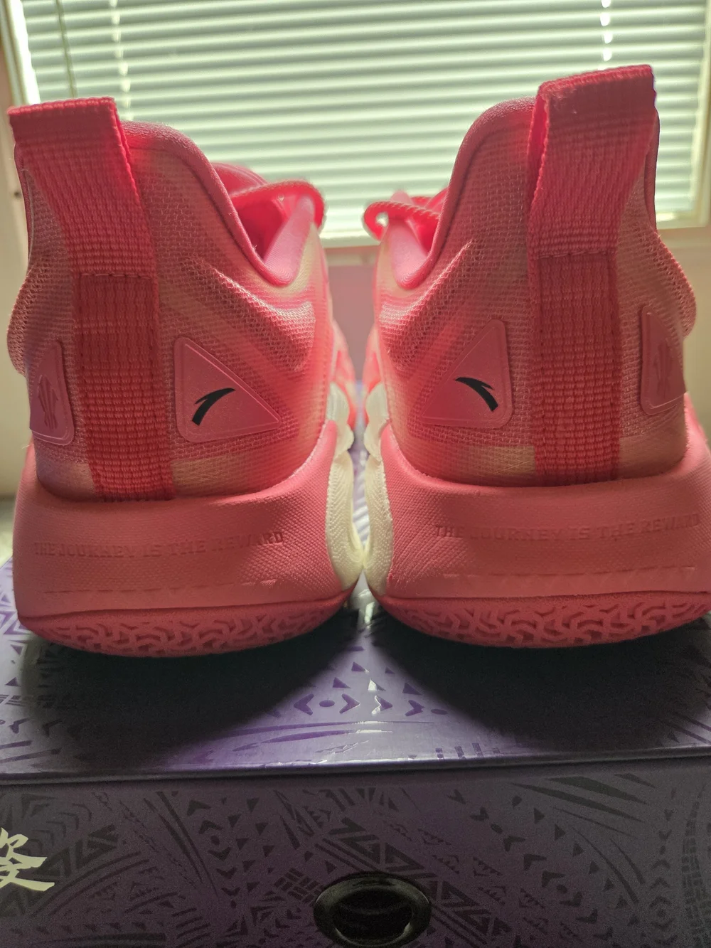 Anta stylish pink