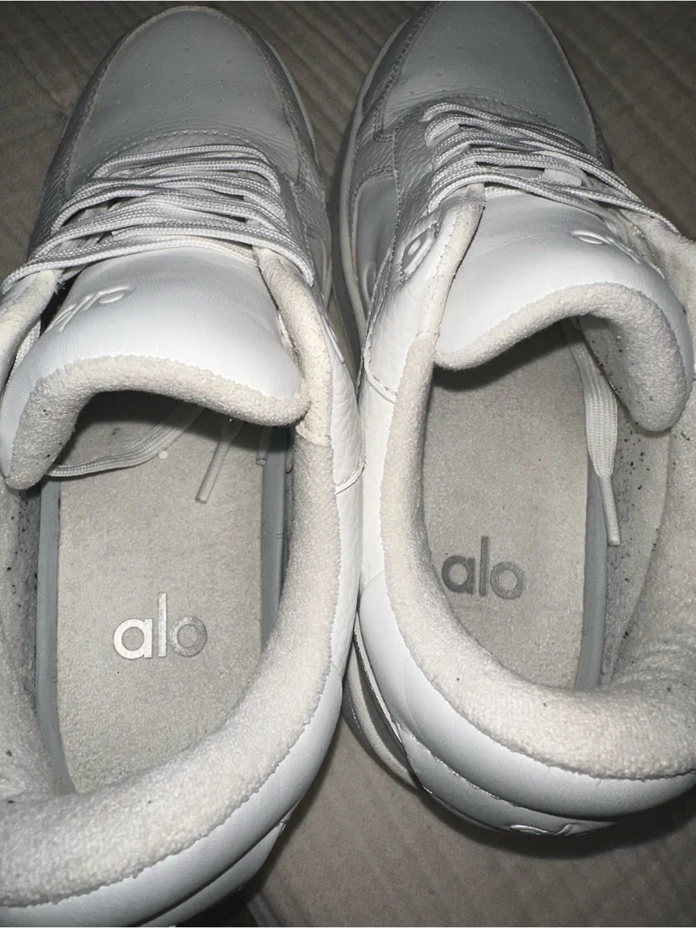 ALO Yoga White Recovery Mode Sneakers size 8.5