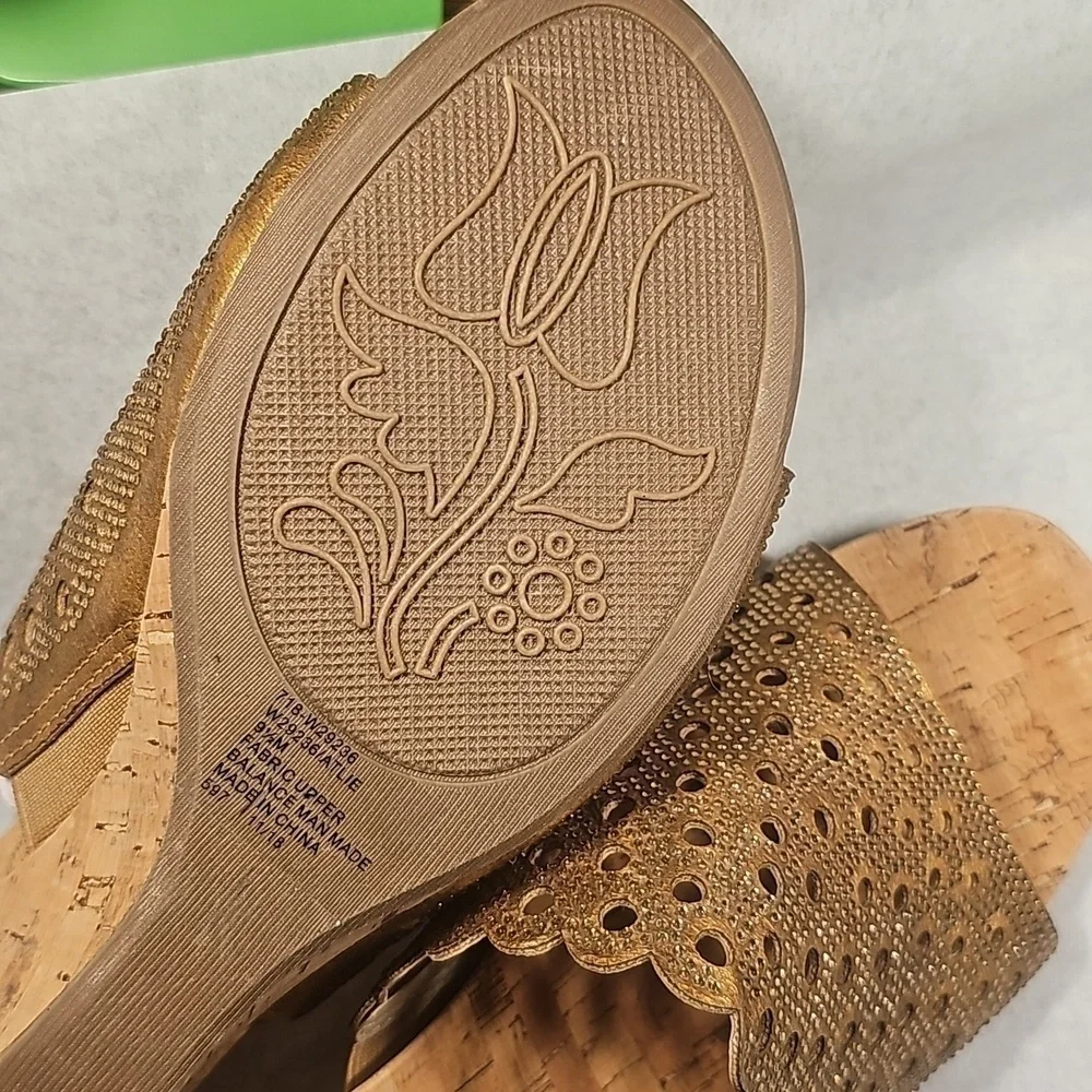 Women's White Mountain Wedge Slip-ons NWT