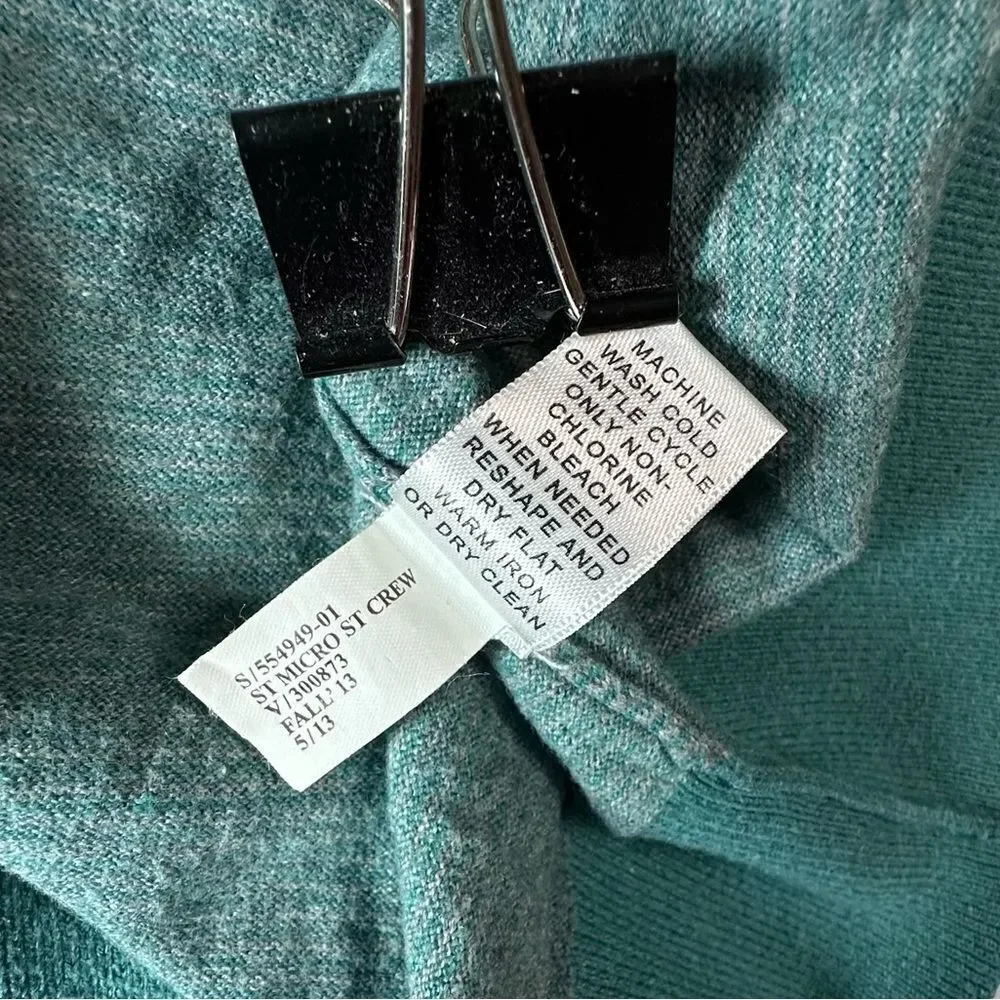 Banana Republic excellent knit tag