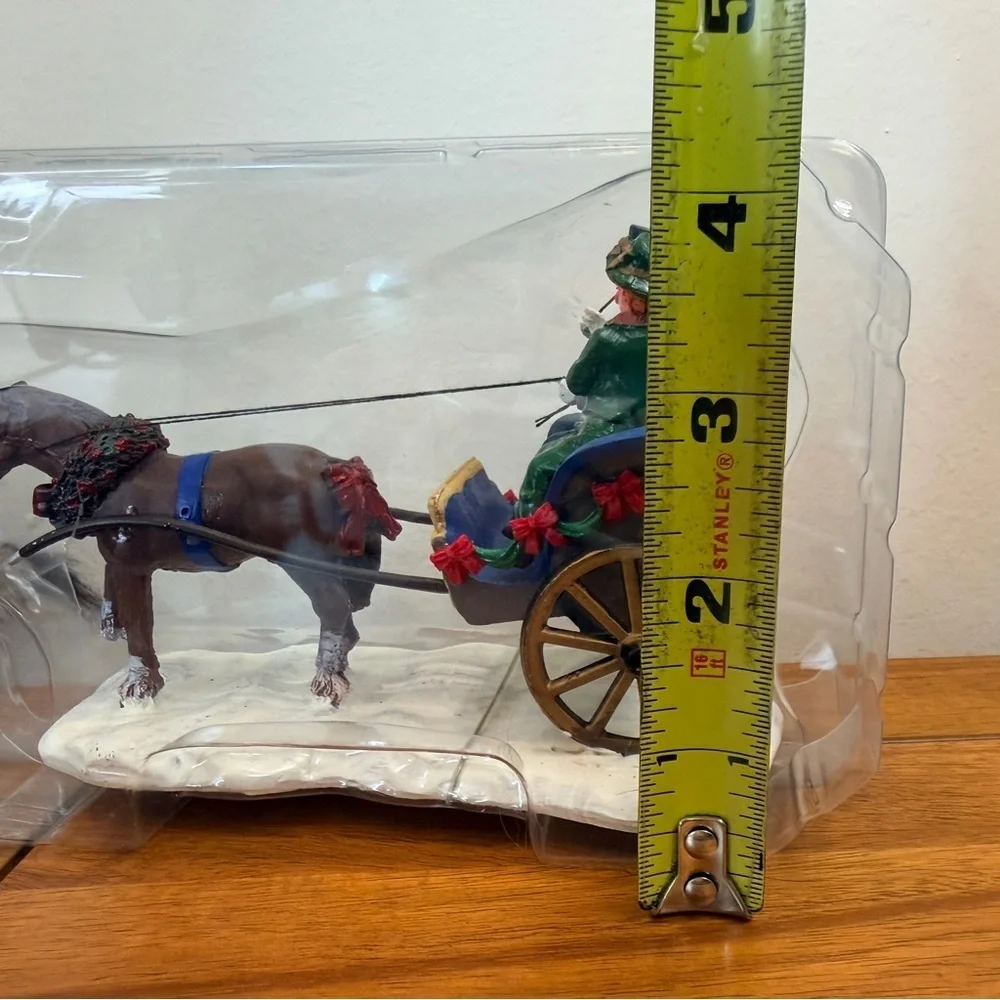 2006 Lemax Buggy ride Courting Carriage Horse Table Accent Christmas Open Box