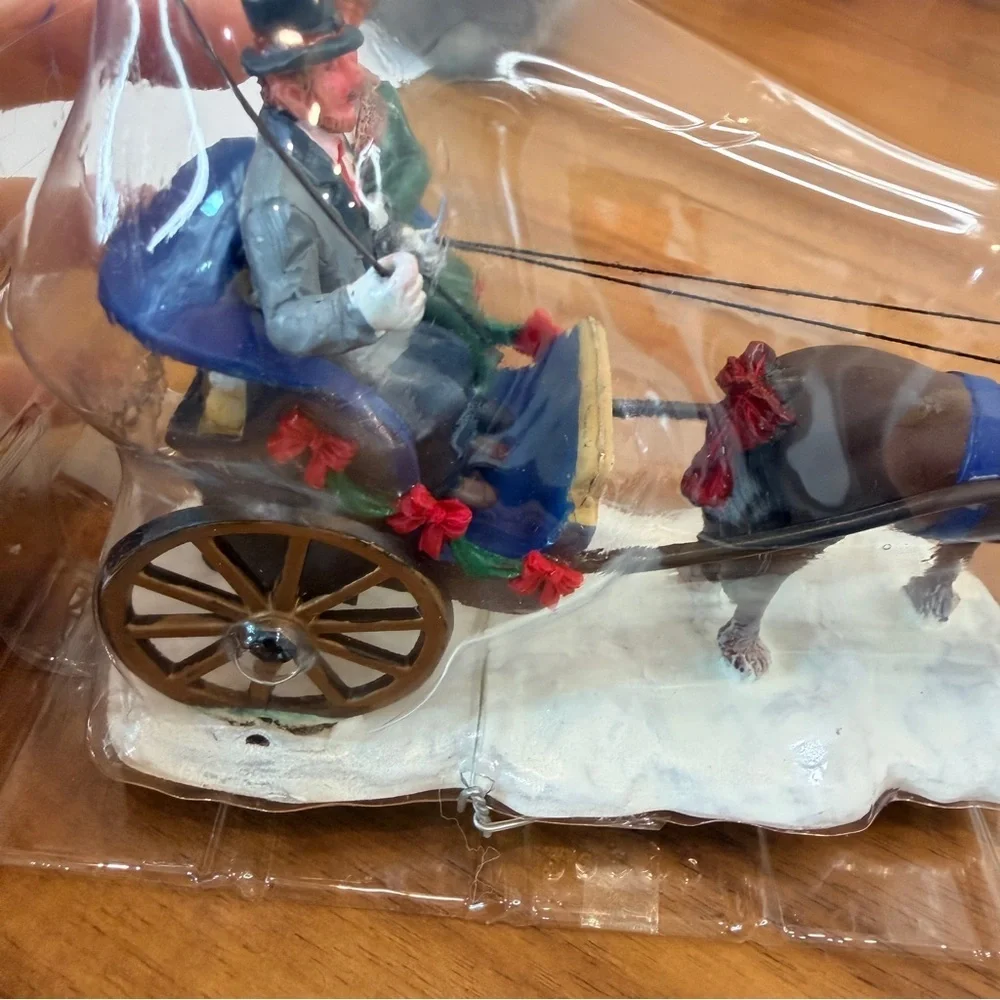 2006 Lemax Buggy ride Courting Carriage Horse Table Accent Christmas Open Box