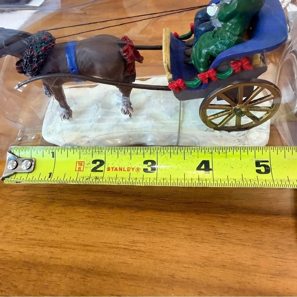 2006 Lemax Buggy ride Courting Carriage Horse Table Accent Christmas Open Box
