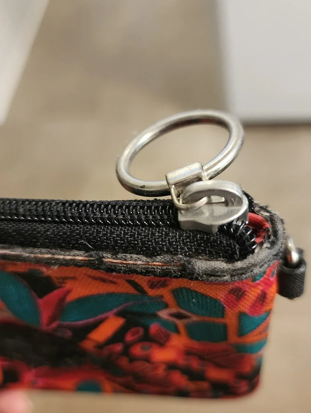 Fossil Key-Per Floral Print Coated Canvas Wristlet Wallet (Peeling, Fair Cond)