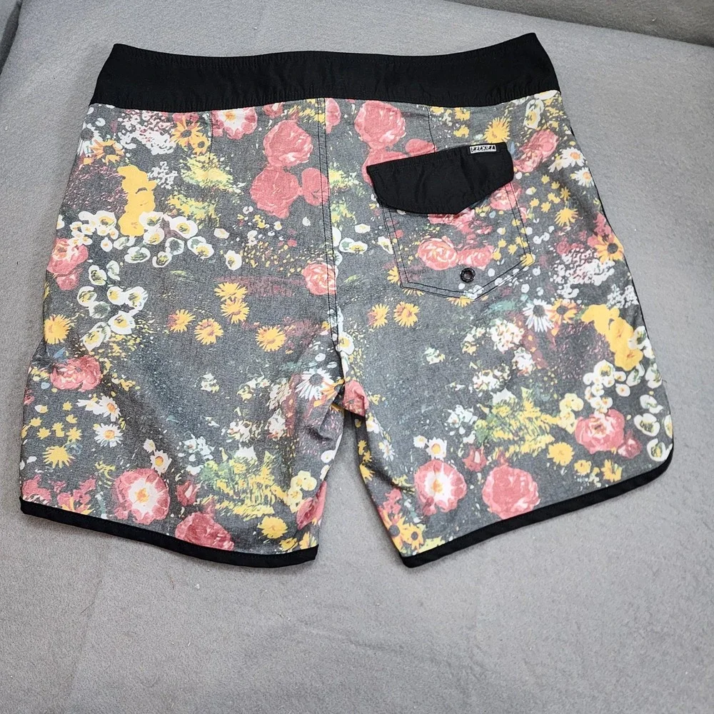 Ezekiel‎ Board Shorts Black Floral Print Surf Trunks Mens 34
