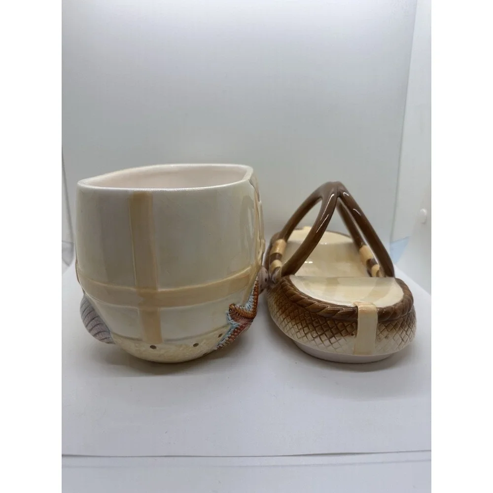 The Unbranded Brand vtg ceramic