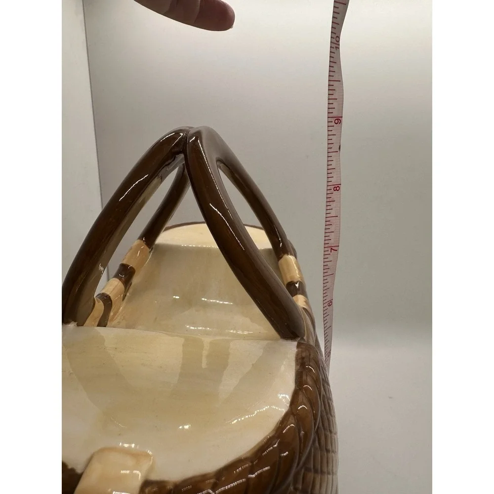 The Unbranded Brand vtg ceramic