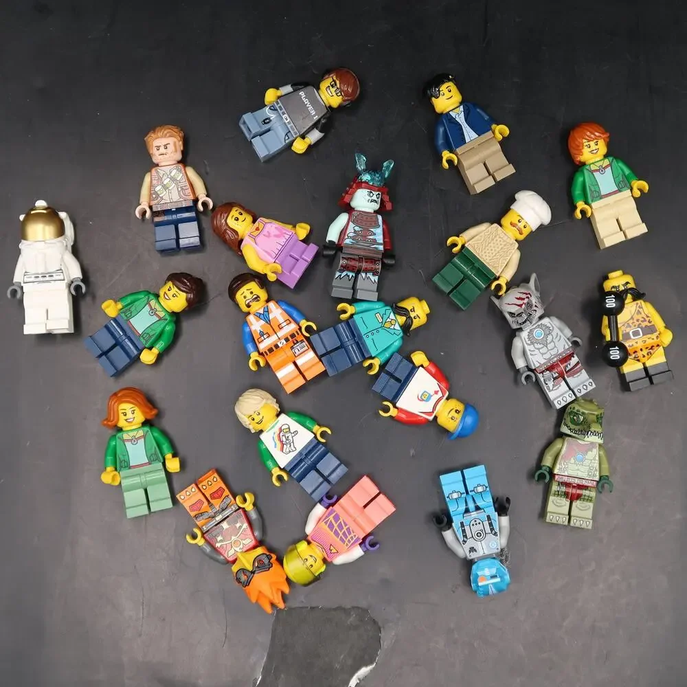 Lego Minifigure Assorted Lot Of 20 Minifigs City Chima Jurassic Samurai