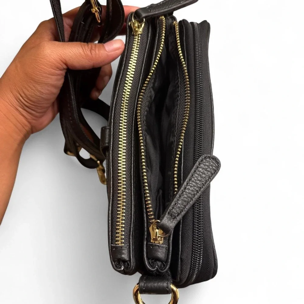 N/A strap front pocket
