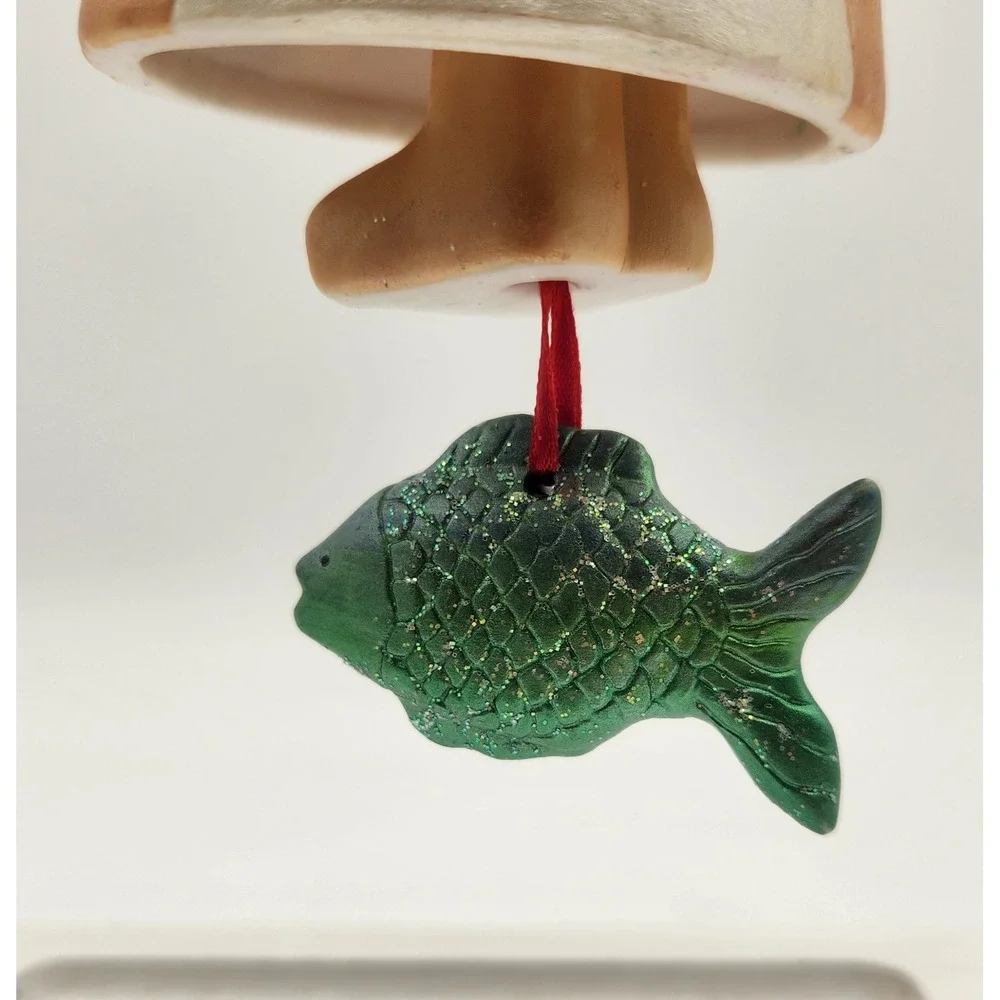 Cat In Santa Hat Holding I Love My Cat Heart Glitter Fish Clapper Ceramic 1998‎
