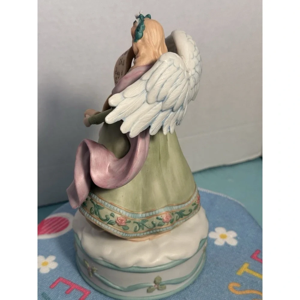 Vintage Joy‎ To The World Musical Angel Figurine 1992 Porcelain Hamilton Gifts