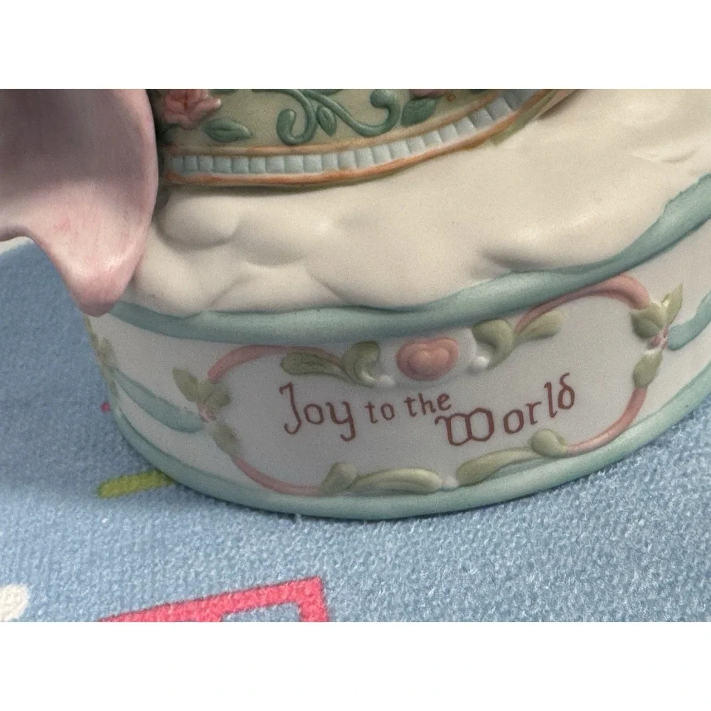 Vintage Joy‎ To The World Musical Angel Figurine 1992 Porcelain Hamilton Gifts
