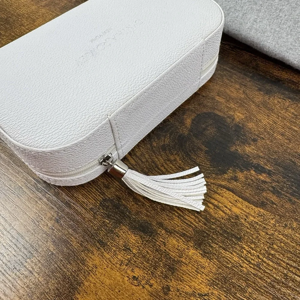 Cynthia Rowley White faux-leather zip around travel‎ jewelry case