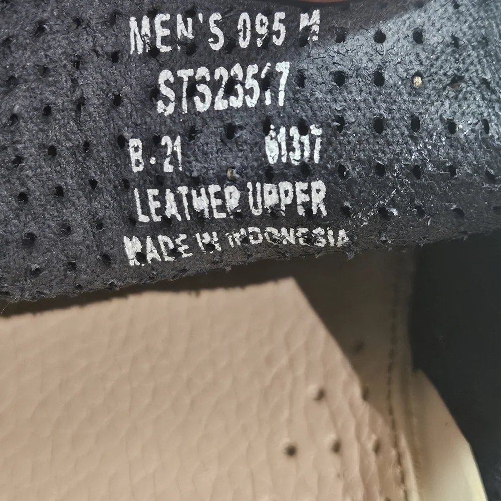 Sperry navy white