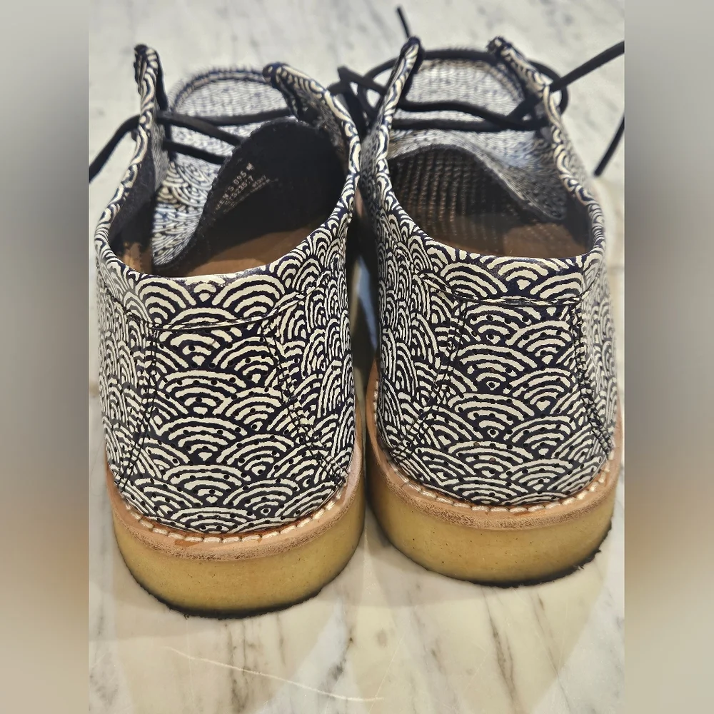 Sperry navy white