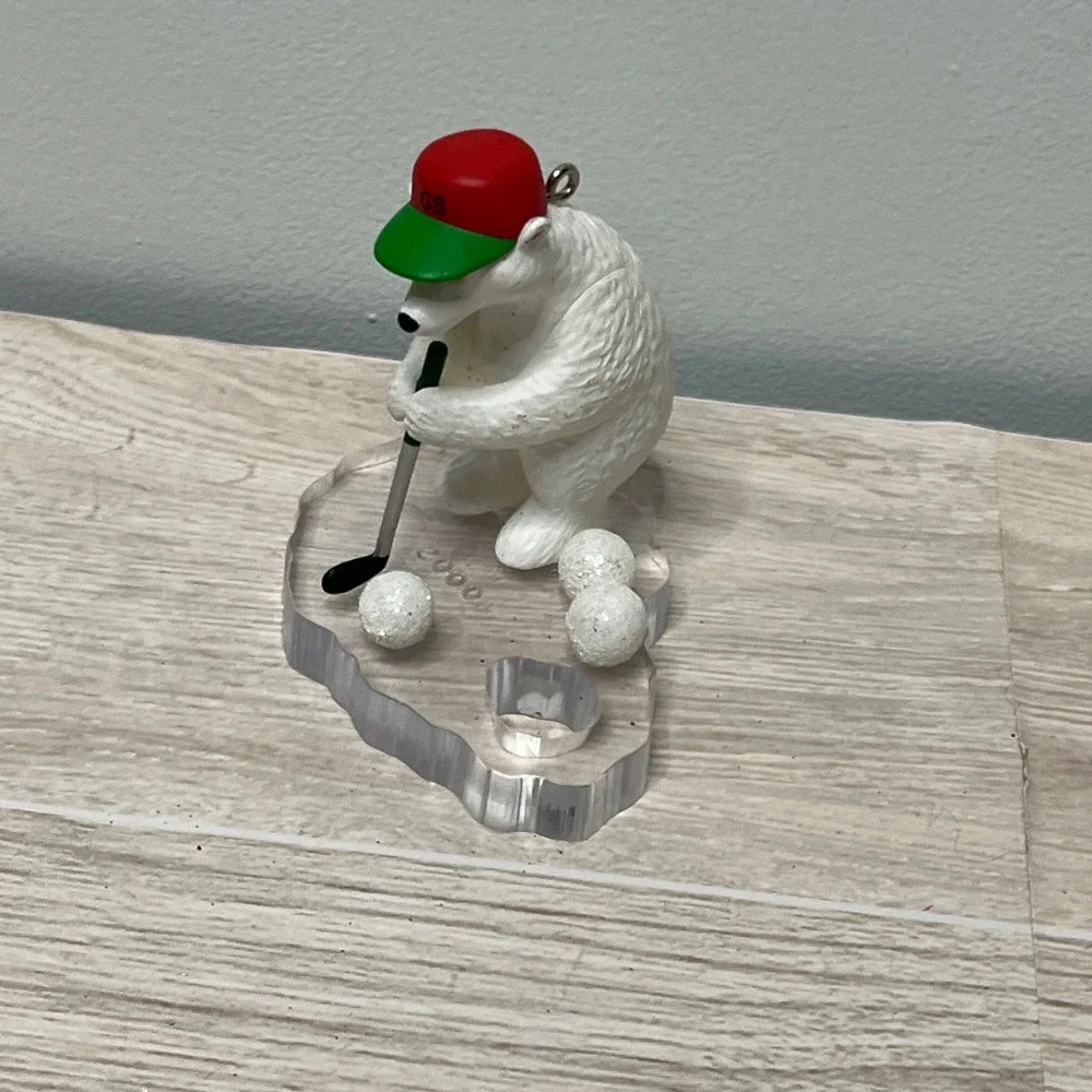2000‎ Hallmark Polar Bear Golfer Ornament Ice Skater Figurine