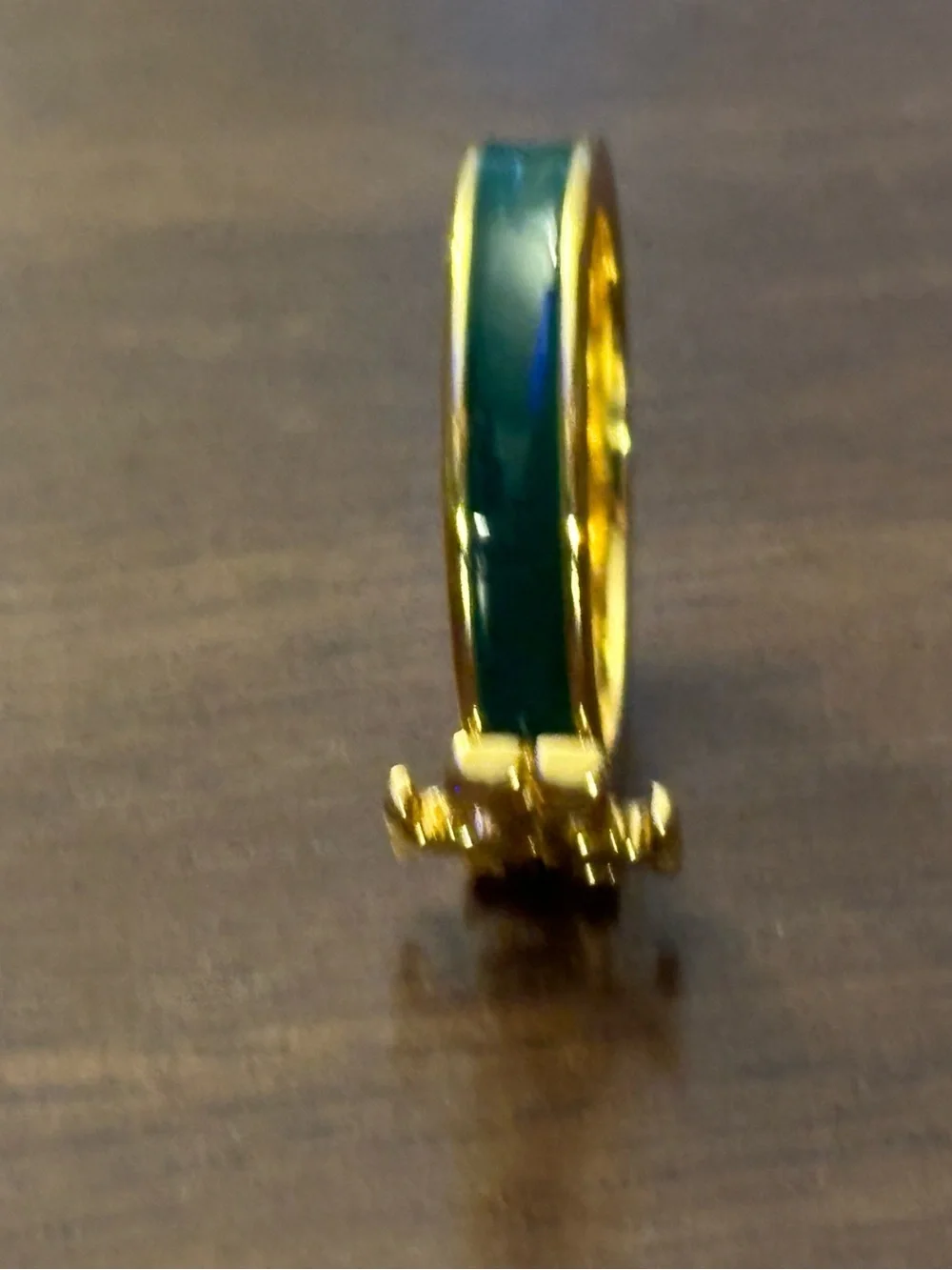 Gold-plated Green Enamel Logo Band Ring tory Burch brand new without tags size 6