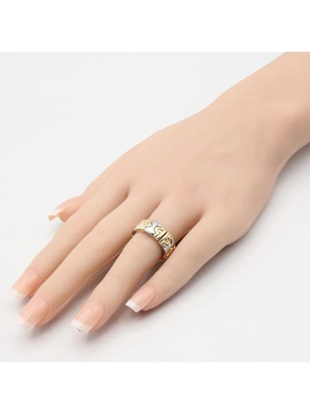 Bvlgari Ring Parentesi 18k