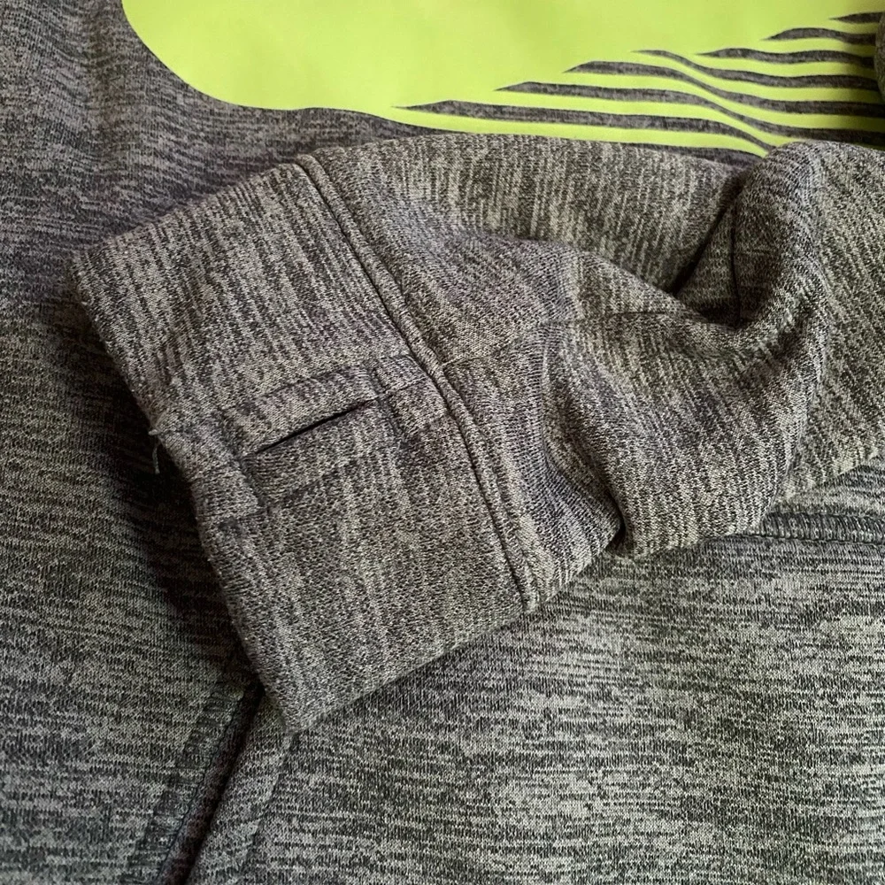 Nike Dri Fit Kid’s 7/L (6-7 yrs) Striated Gray‎ Neon Logo Scuba Neck Hoodie