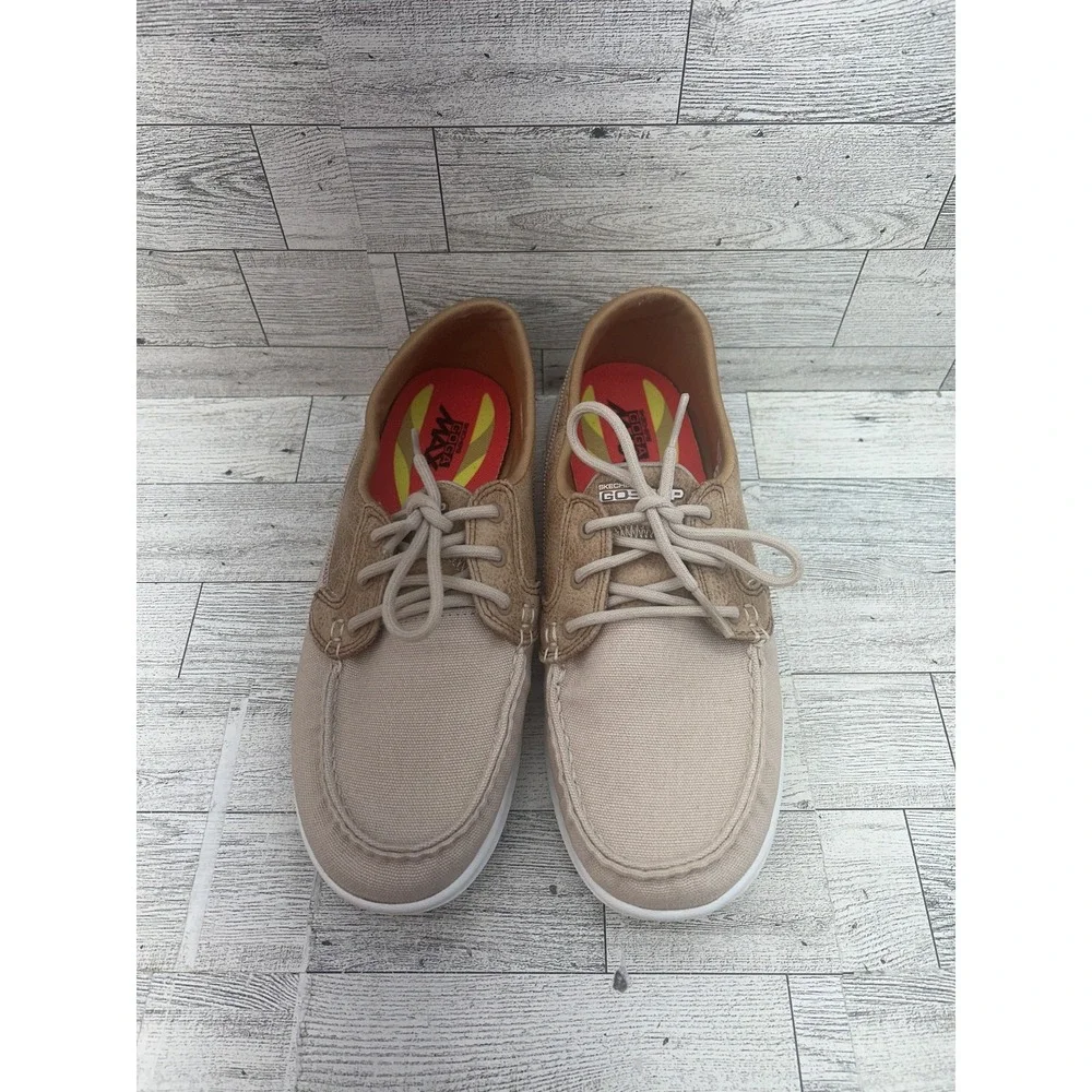 Skechers go walk