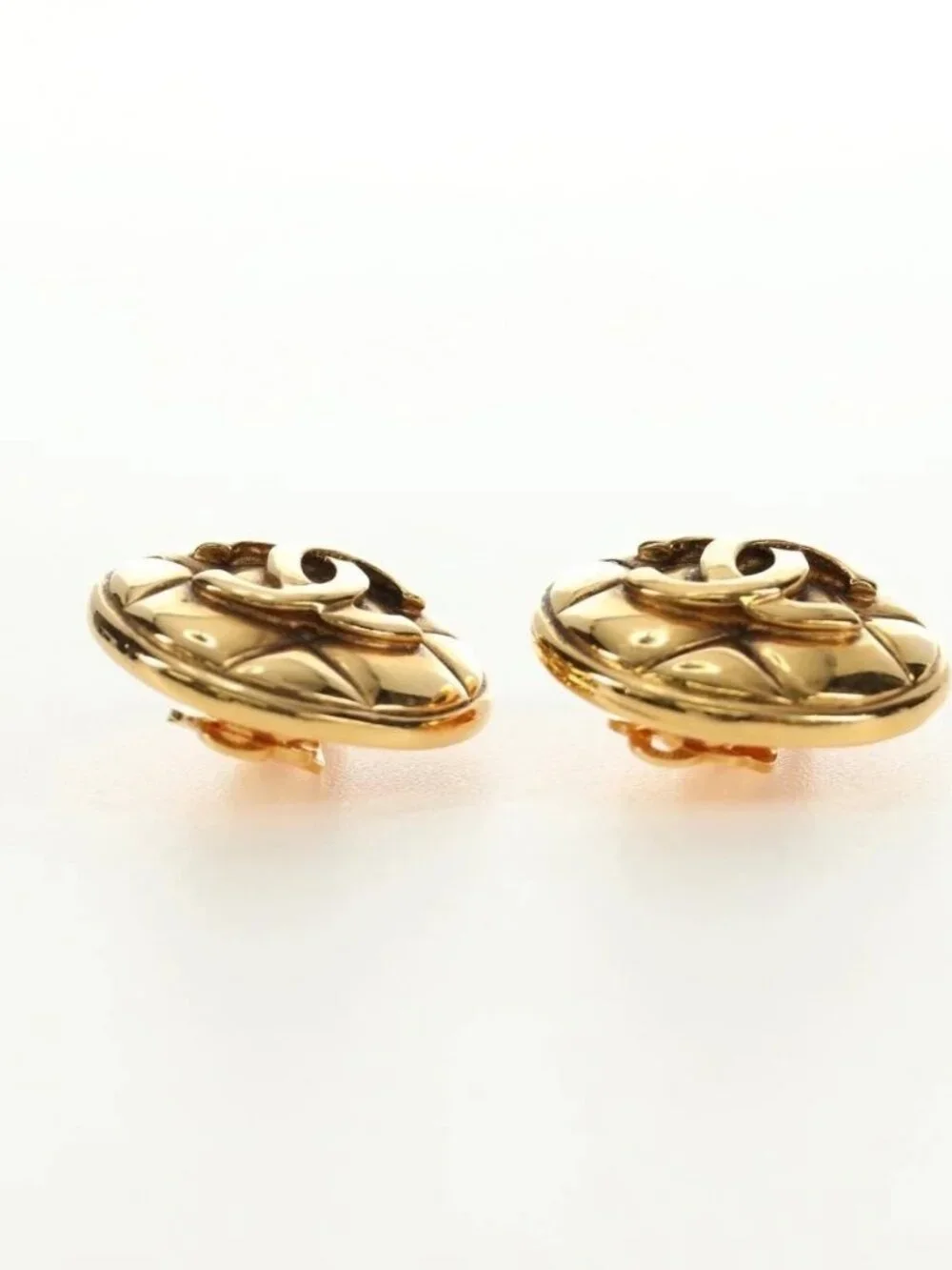 CHANEL Earring metal Gold Tone CC Auth 184597V
