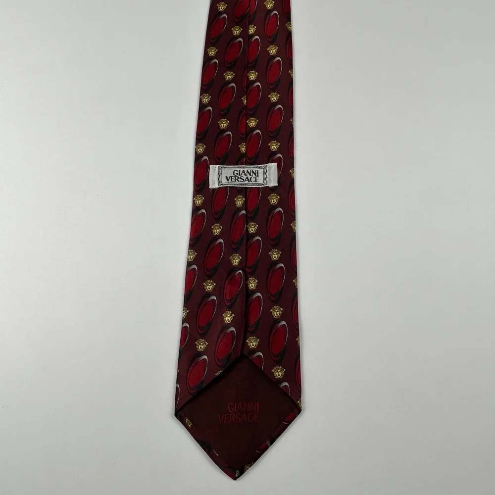 Vintage Gianni Versace Burgundy‎ Iconic Medusa Medallion 100% Silk Tie Italy
