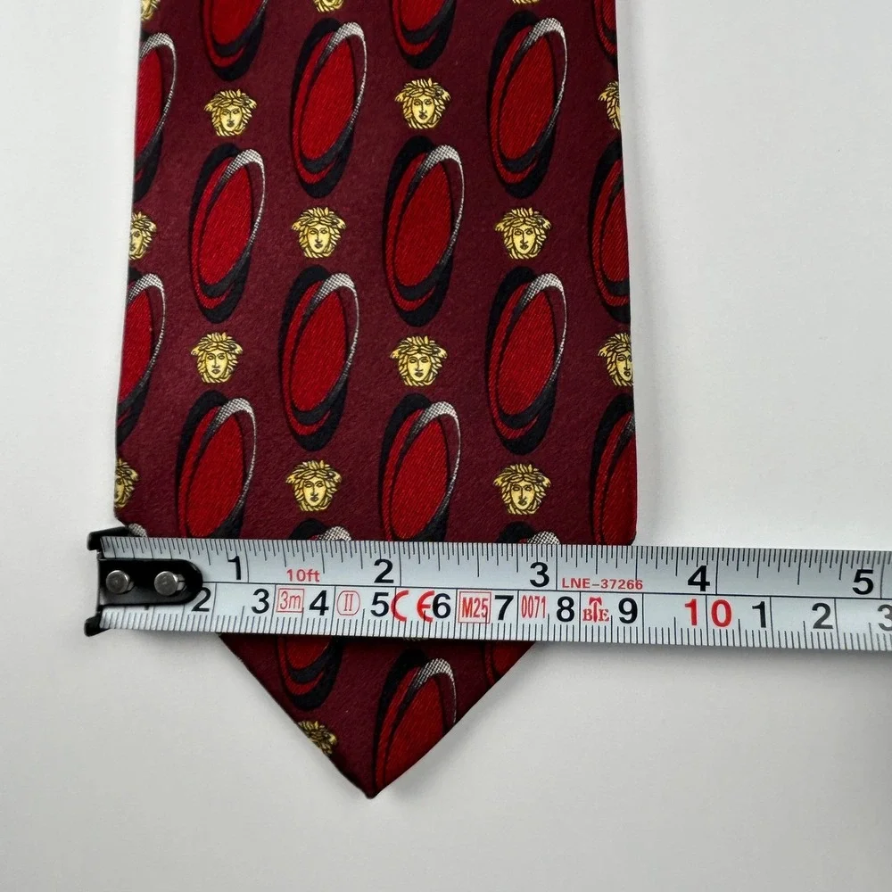 Vintage Gianni Versace Burgundy‎ Iconic Medusa Medallion 100% Silk Tie Italy