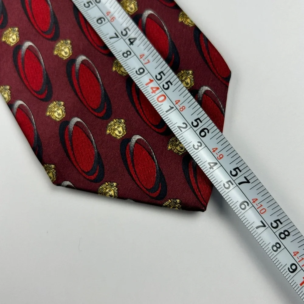 Vintage Gianni Versace Burgundy‎ Iconic Medusa Medallion 100% Silk Tie Italy