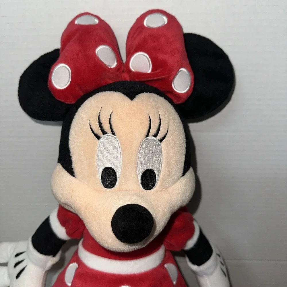 Minnie Mouse Plush 20