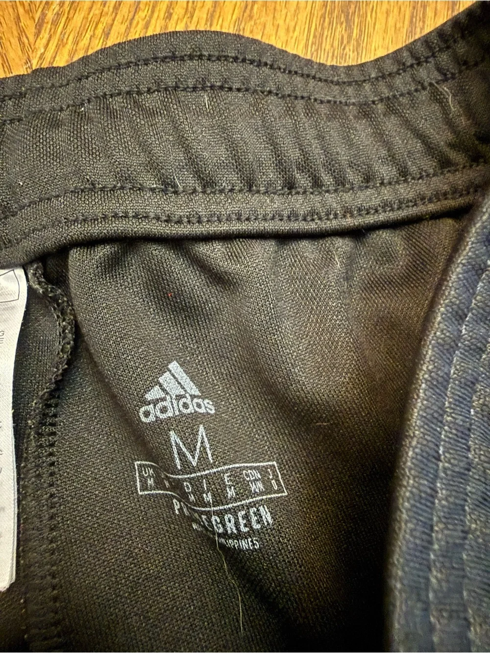 adidas classic black