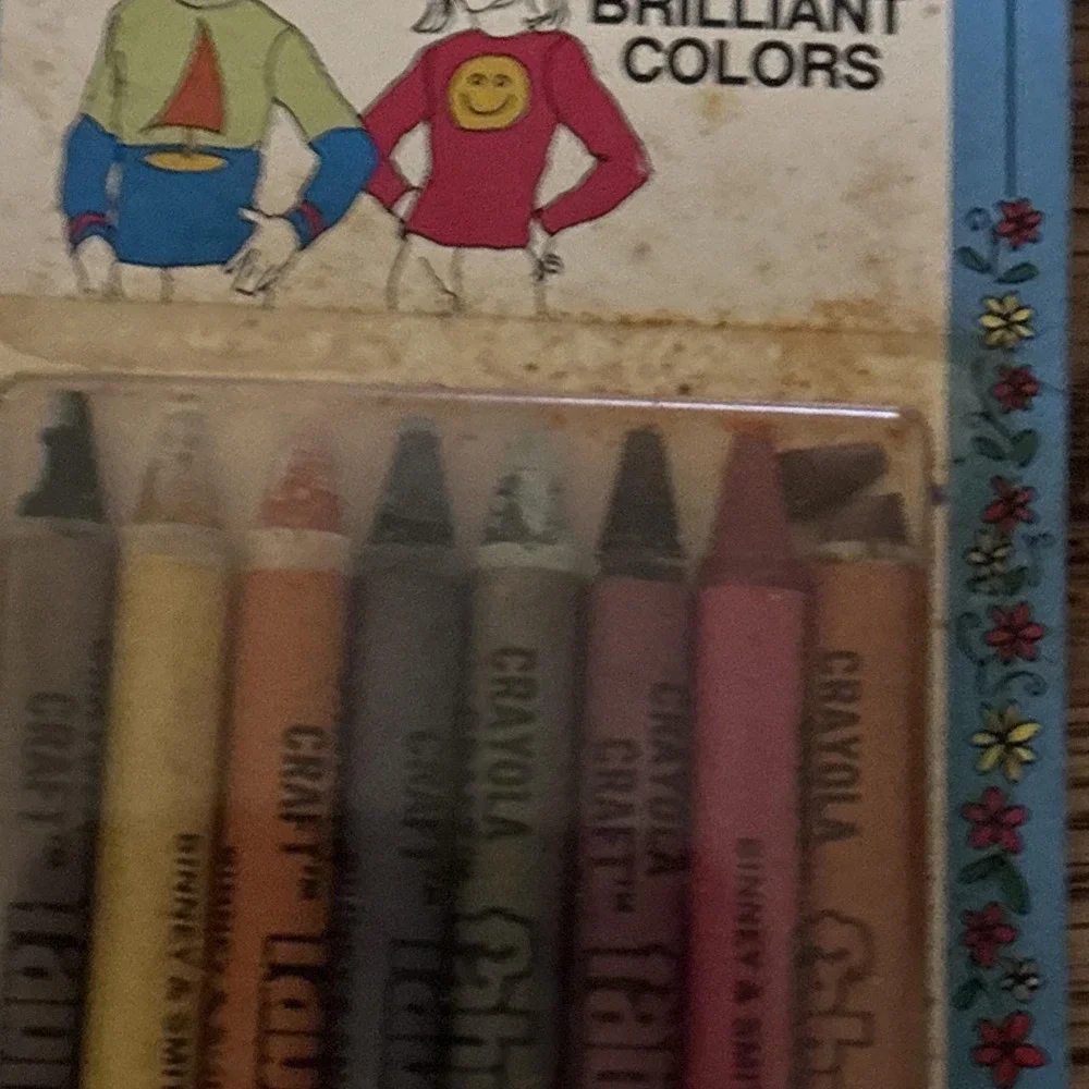 NOS Vintage Transfer Fabric Crayons 8 Crayola colors‎ Made in USA