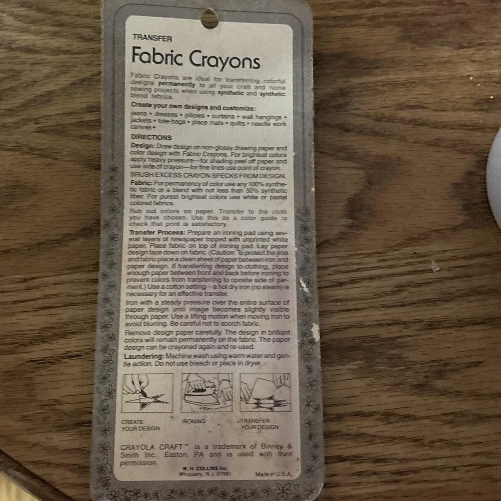 NOS Vintage Transfer Fabric Crayons 8 Crayola colors‎ Made in USA