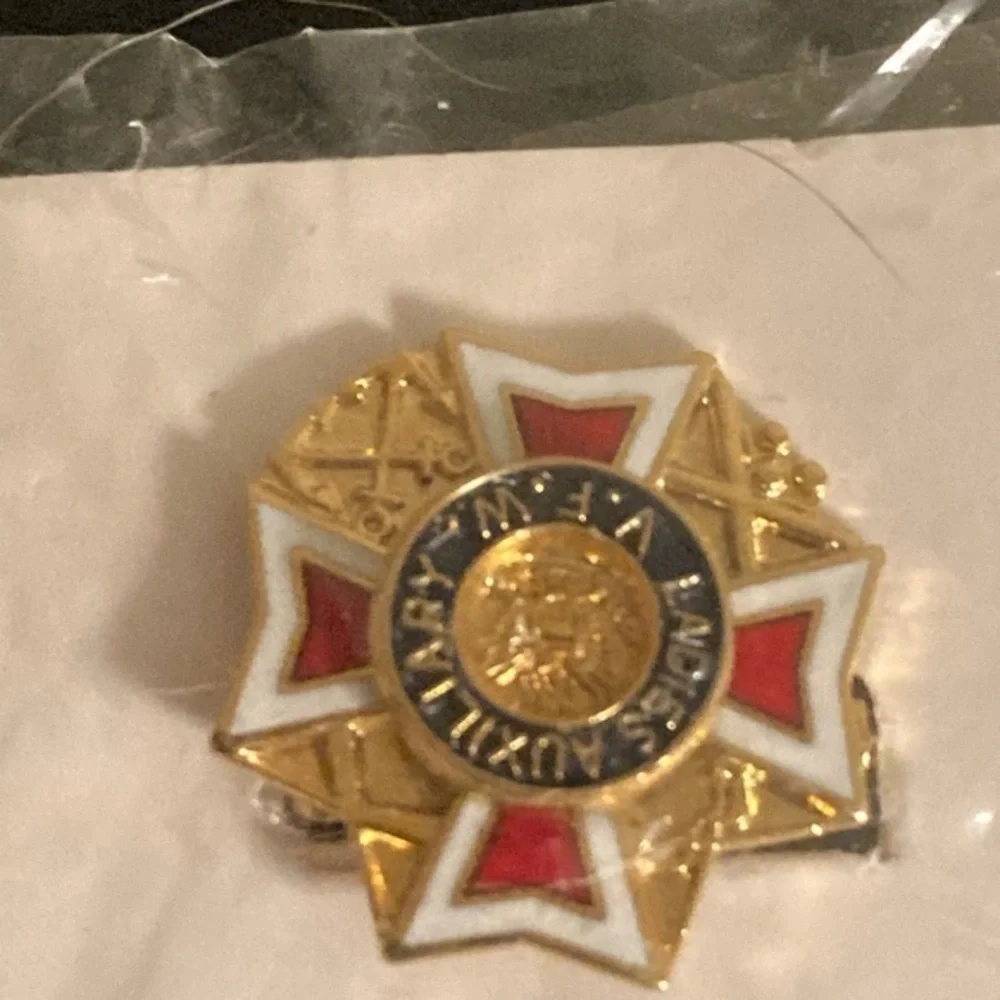 Gold and Red Cross Pin VFW Auxilary