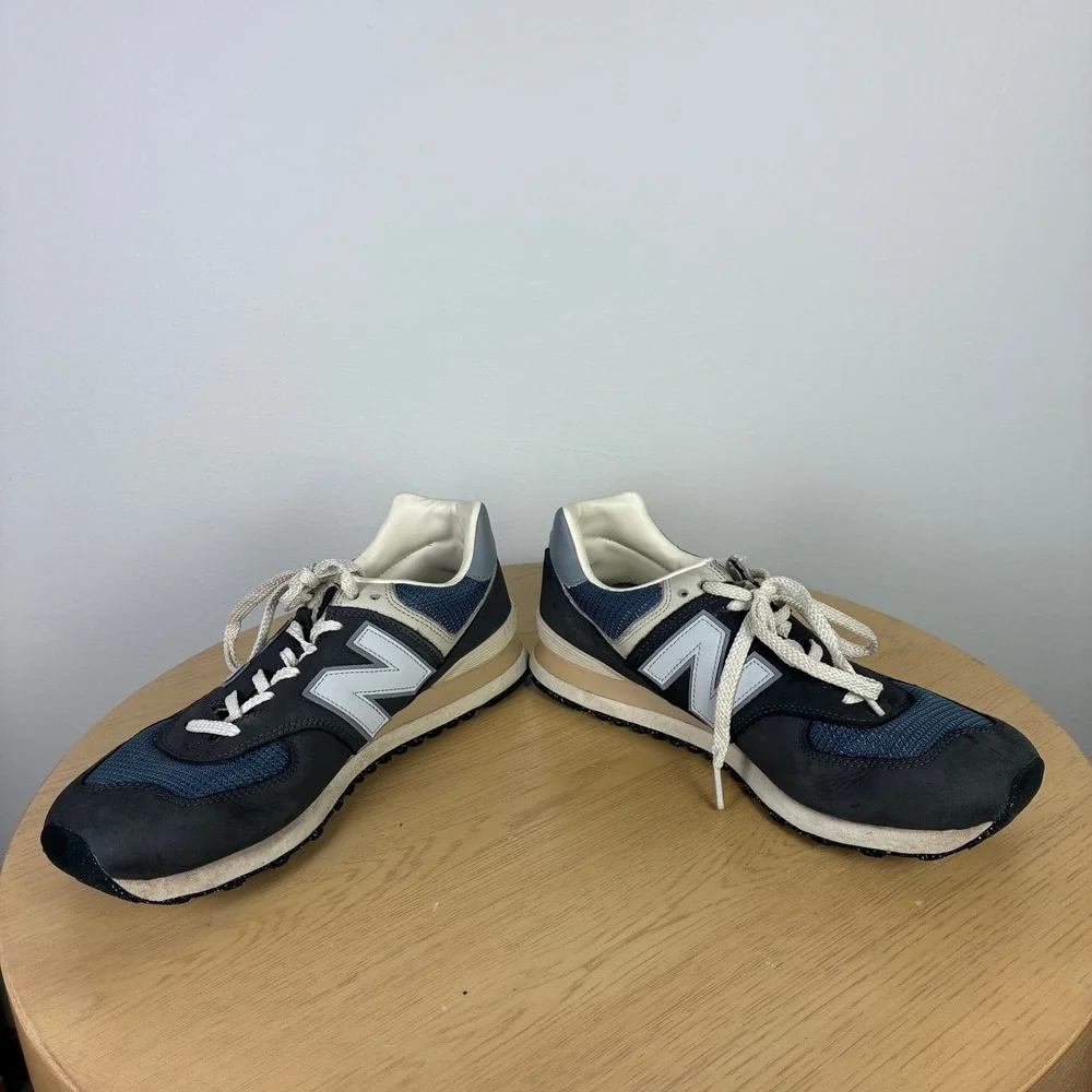 New Balance 574 Sneakers Men's 11.5 Retro Minimalist Suede Mesh Low Top Shoes