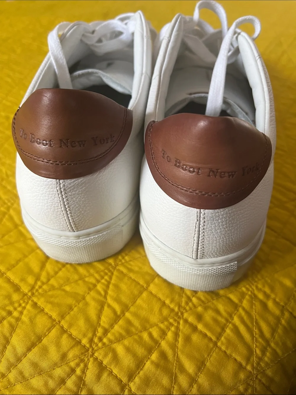 White leather minimalist leather sneakers
