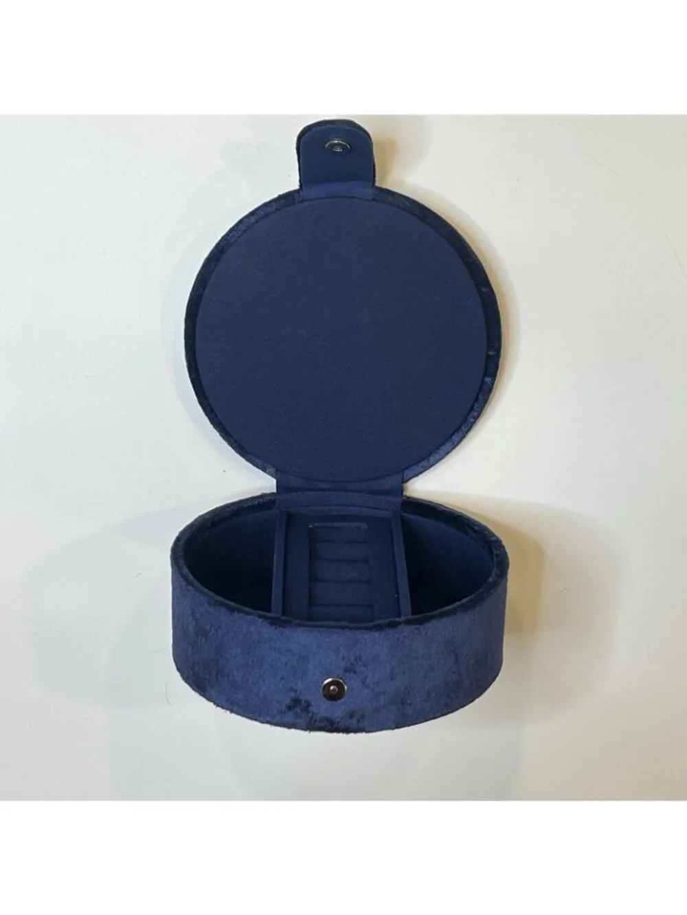 Unbranded elegant round