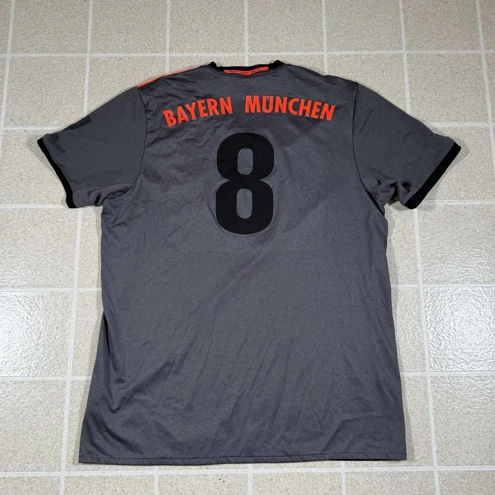 adidas size 28 large